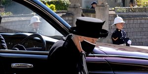 Η συγκλονιστική φωτογραφία της βασίλισσας Ελισάβετ