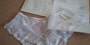 Επιστολές με εσώρουχα στέλνουν έμποροι στον πρωθυπουργό της Γαλλίας