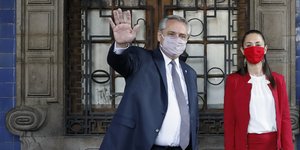 φερναντες χαιρεταει