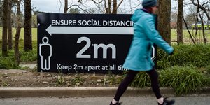 γαλαζιο μπουφαν ταμπελα 