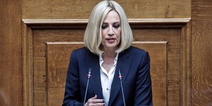 Η Φώφη Γεννηματα στη βουλή