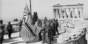 γερμανικη σημαια ακροπολη