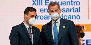 Ο Ισπανός πρωθυπουργός Πέδρο Σάντσεθ, με τον βασιλιά της Ισπανίας Φελίπε
