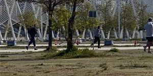 Ο Αλέξης Τσίπρας τρέχει στο Ολυμπιακό Στάδιο