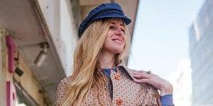 Τζούλη Αγοράκη 