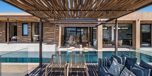 Μια κατοικία στα Χανιά που μοιάζει με ιδιωτικό νησί