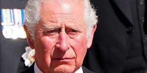 Ο πρίγκιπας Κάρολος στην κηδεία του πατέρα του Φιλίππου