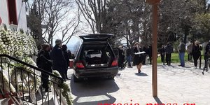 Κηδεία Γιώργου Καραϊβάζ