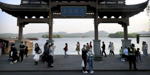 Κινέζοι στους δρόμους