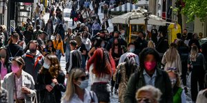 Κόσμος στο κέντρο της Αθήνας σήμερα