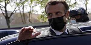 Εμανουέλ Μακρόν με μάσκα για κορωνοϊό