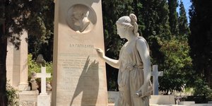 Μνημείο Αντώνη Φ. Παπαδάκη στο Α' νεκροταφείο