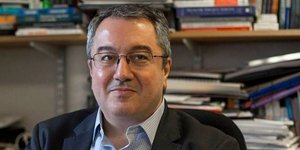 Ο Ηλίας Μόσιαλος