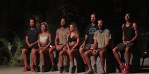 Η μπλε ομάδα στο συμβούλιο του Survivor 4