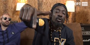 Ο Νέγρος του Μοριά τραγουδά για τα γενέθλια του ERTFLIX