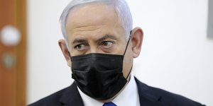 Μπένιαμιν Νετανιάχου μαυρη μασκα