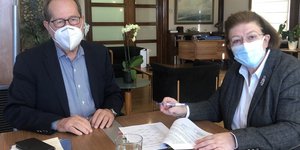 Παναγιώτης Νίκας, Λίνα Μενδώνη