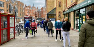 ουρα για ψωνια