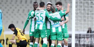 Πανηγυρίζουν οι παίκτες του Παναθηναϊκού