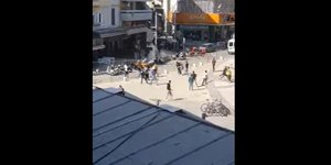 Αγριο ξύλο μεταξύ αλλοδαπών στην πλατεία Ελευθερίας στο Ηράκλειο Κρήτης