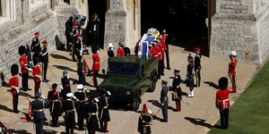 Ξεκίνησε η κηδεία του πρίγκιπα Φίλιππου