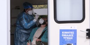 Rapid test στην πλατεία Συντάγματος