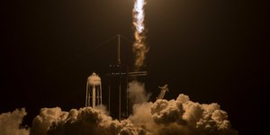 Η Space X εκτόξευσε την κάψουλα Dragon