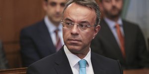 σταϊκουρας γαλαζια γραβατα