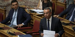 ο Σταϊκούρας στη Βουλή