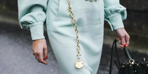 Στιλάτη γυναίκα στην εβδομάδα μόδας