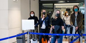 Οι πρώτοι τουρίστες από την Ολλανδία κατέφθασαν στο αεροδρόμιο της Ρόδου