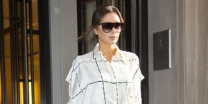 H Βικτόρια Μπέκαμ με λευκό πουκάμισο