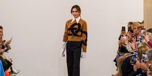 Η Βικτόρια Μπέκαμ στην πασαρέλα