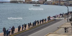 Ελάχιστοι παραβρέθηκαν στην διαδήλωση για το μεταναστευτικό στη Χίο