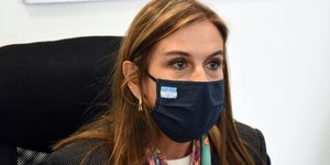 Η Ζωή Ράπτη με μάσκα