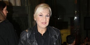 Σόφη Ζαννίνου με μαύρα ρούχα