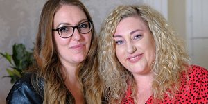 Οι δύο αδελφές Helen Knox και Jess που ενώθηκαν μετά από χρόνια