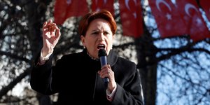 H επικεφαλής του ακροδεξιού «Καλού Κόμματος» της Τουρκίας, Μεράλ Ακσενέρ