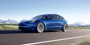 Tesla Model 3 long