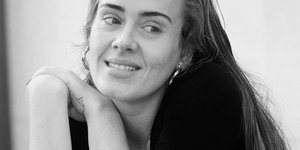 Η διάσημη τραγουδίστρια Αντέλ