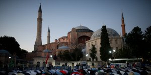 Η Αγιά Σοφιά στην Κωνσταντινούπολη μετατράπηκε και πάλι σε τζαμί