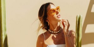 Γυναίκα με γυαλιά