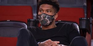 Γιάννης Αντετοκούνμπο μασκα παραλλαγη