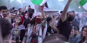 Μπέλα Χαντίντ σε διαδήλωση υπέρ των Παλαιστινίων