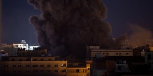 Ισραηλινός βομβαρδισμός κτιρίου στην Λωρίδα της Γάζας