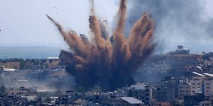 Εκρηξη σε κτίριο στη Λωρίδα της Γάζας από ισραηλινούς βομβαρδισμούς