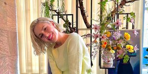 Πόσο μοιάζει η Ελενα Τσαγκρινού με την αδερφή της 