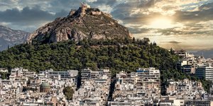 Το Kολωνάκι κάτω από τον Λυκαβηττό