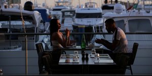 Εστιατόριο μπροστά από τοπίο στην Πορτογαλία