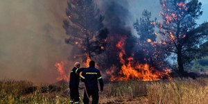 φωτιά πυροσβέστες